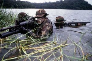 army-US-Navy_Seals_River.jpg